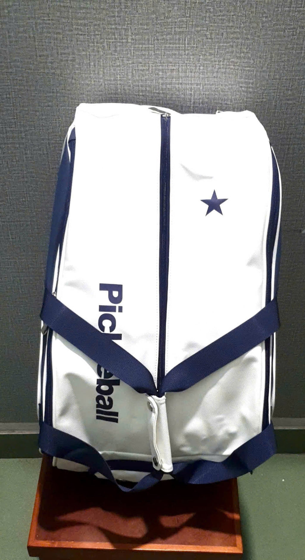 Deluxe Pickleball Backpack (White/Black)